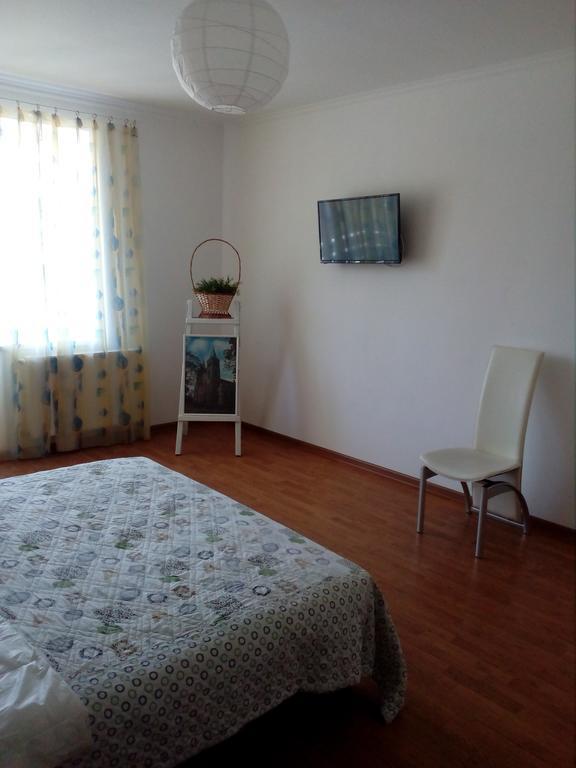 Apartment On Akademika Sakharova Ivano-Frankivsk Eksteriør bilde